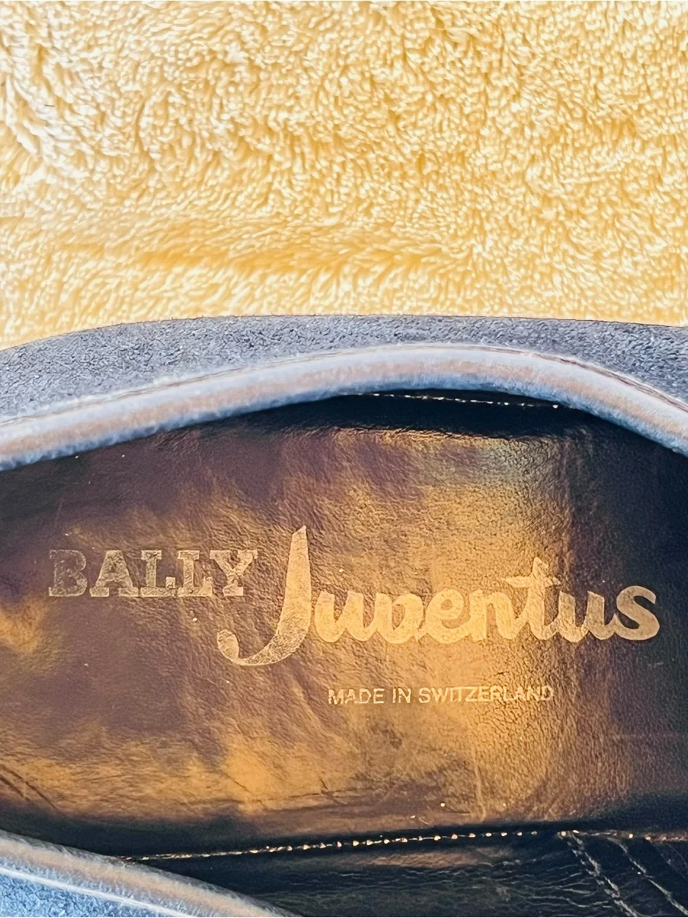 Vintage Bally Juventus Navy Suede Venetian Loafers Switzerland EU 42 US 10.5